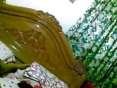 খেলনা কারিনার চুদা চুদি মেয়েদের হস্তমৈথুন গুদ কম্পক চাঁচা