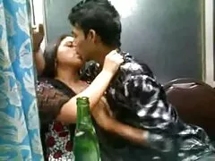 বাস্তবতা, বাড়ীতে তৈরি হট চুদাচুদি