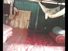 একটি চকমকি তারিখে চুদা চি 18 বছর বয়সী ছাত্র